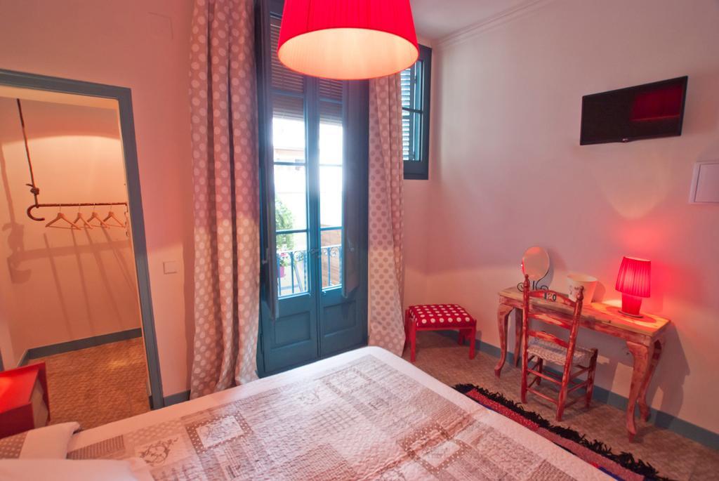 Hotel Hostal Chic サン・フェリウ・ダ・ギショルス 部屋 写真
