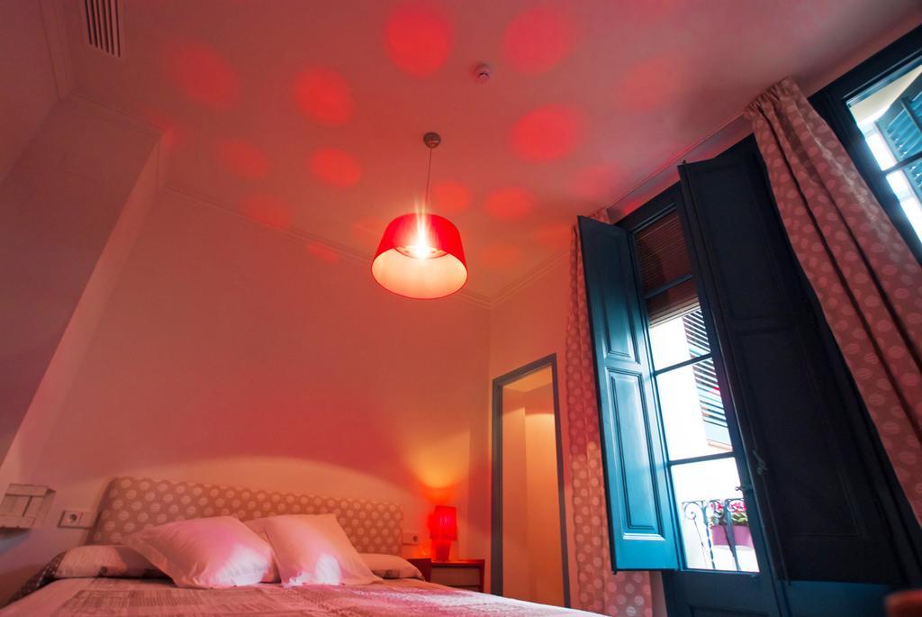 Hotel Hostal Chic サン・フェリウ・ダ・ギショルス 部屋 写真